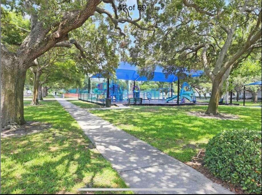 In The Center Of Gulfport, Min Away From The Beach! St. Petersburg Extérieur photo